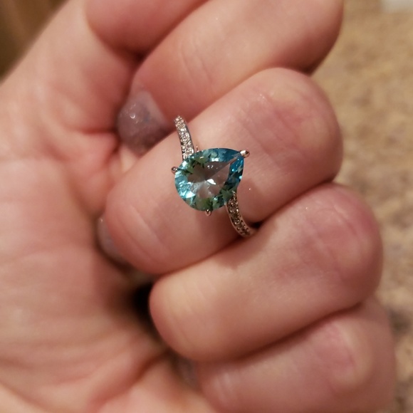 Jewelry - NWT Costume Jewelry Ring